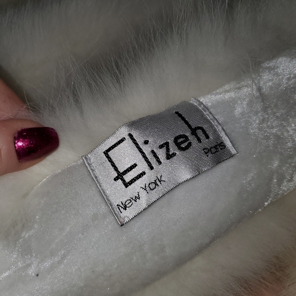 White Fox Fur Boa Wrap with Tails - Picture 6 of 17